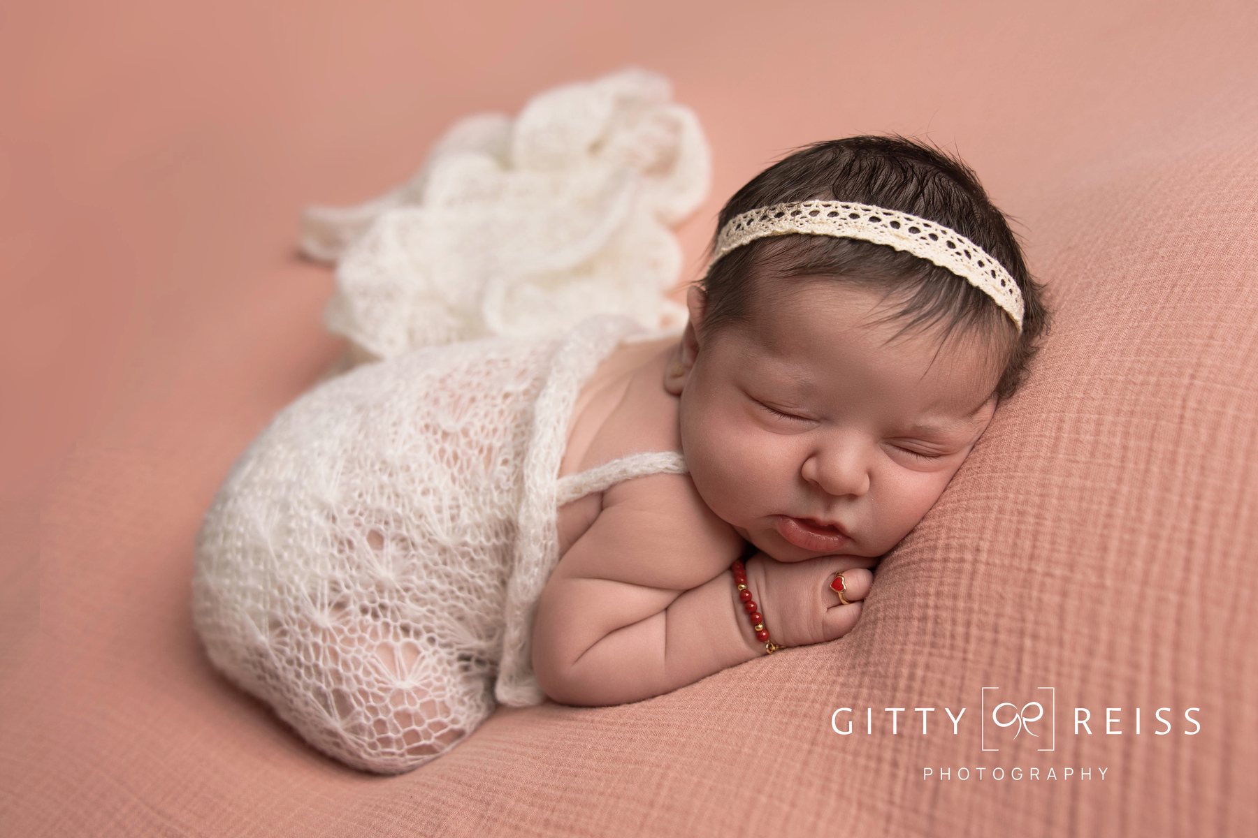 Newborn baby portrait 5 — newborn photography by Gitty Reiss, Boro Park, Brooklyn