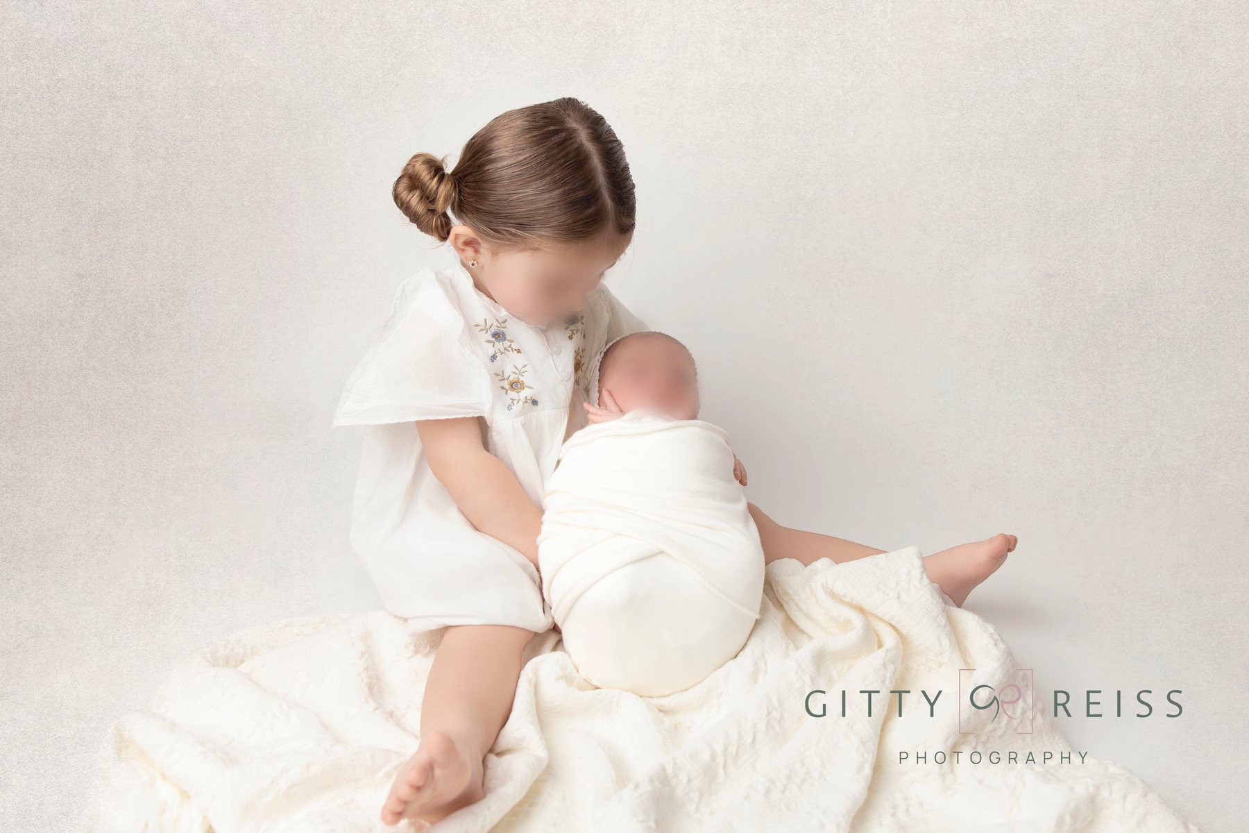Newborn baby portrait 19 — newborn photography by Gitty Reiss, Boro Park, Brooklyn