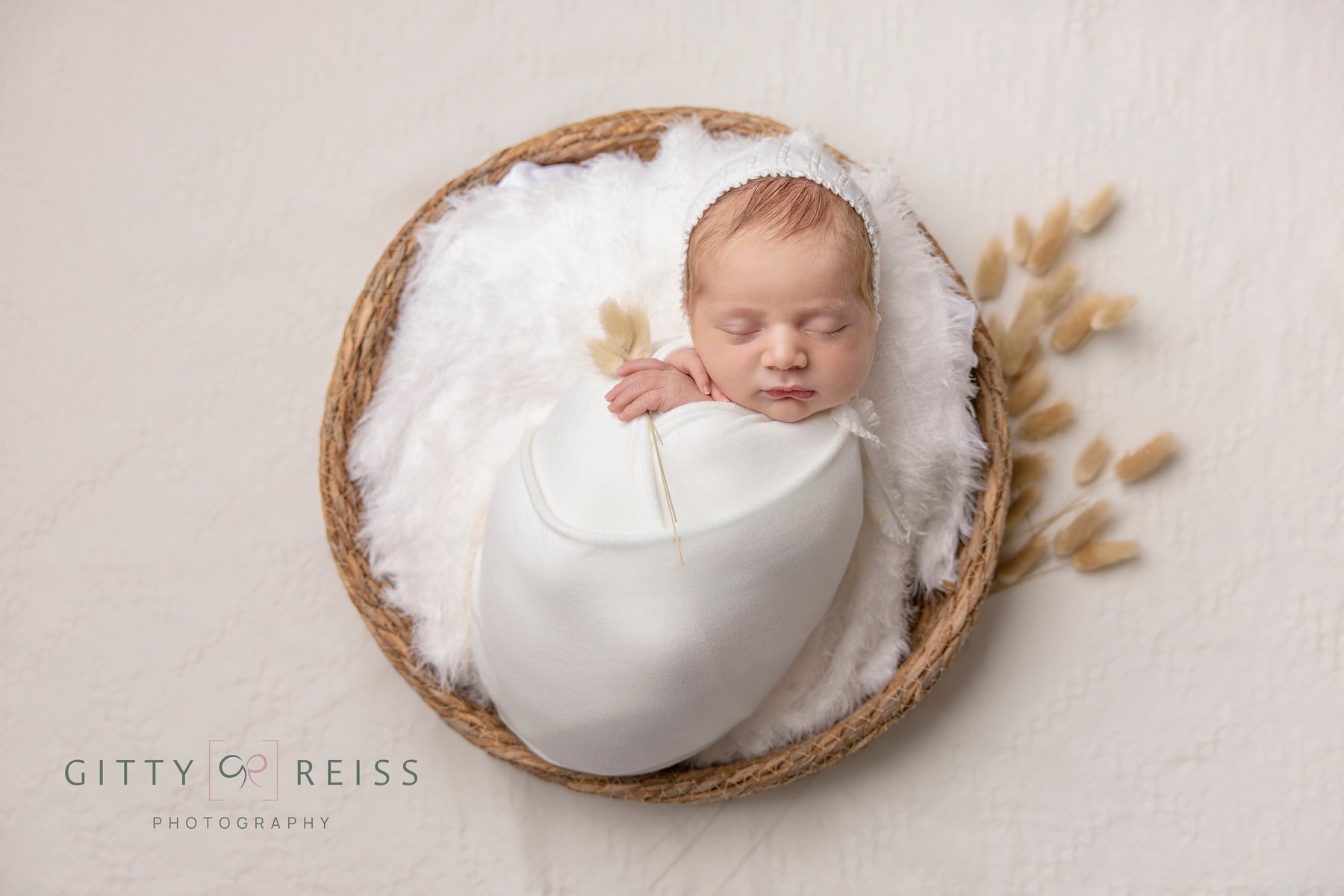 Newborn baby portrait 25 — newborn photography by Gitty Reiss, Boro Park, Brooklyn
