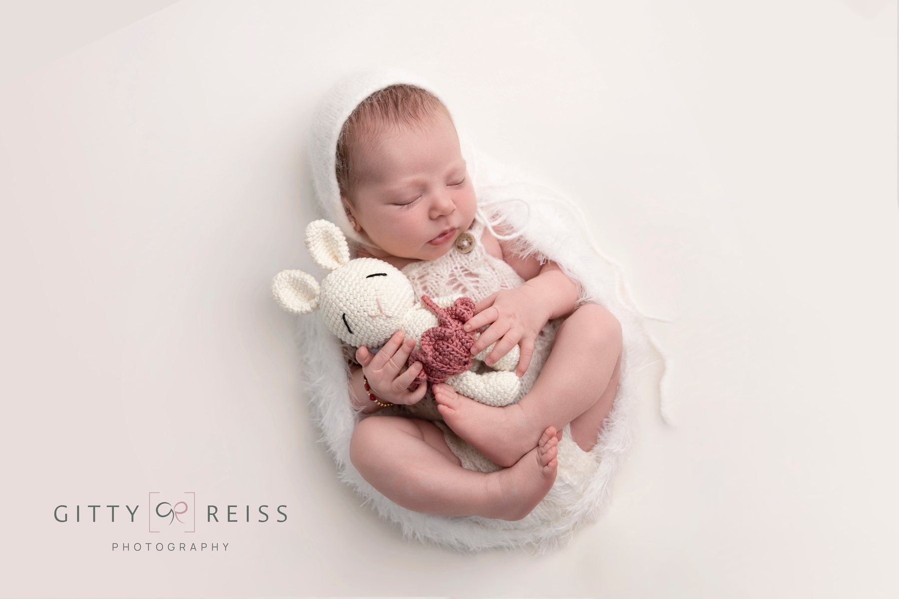 Newborn baby portrait 59 — newborn photography by Gitty Reiss, Boro Park, Brooklyn