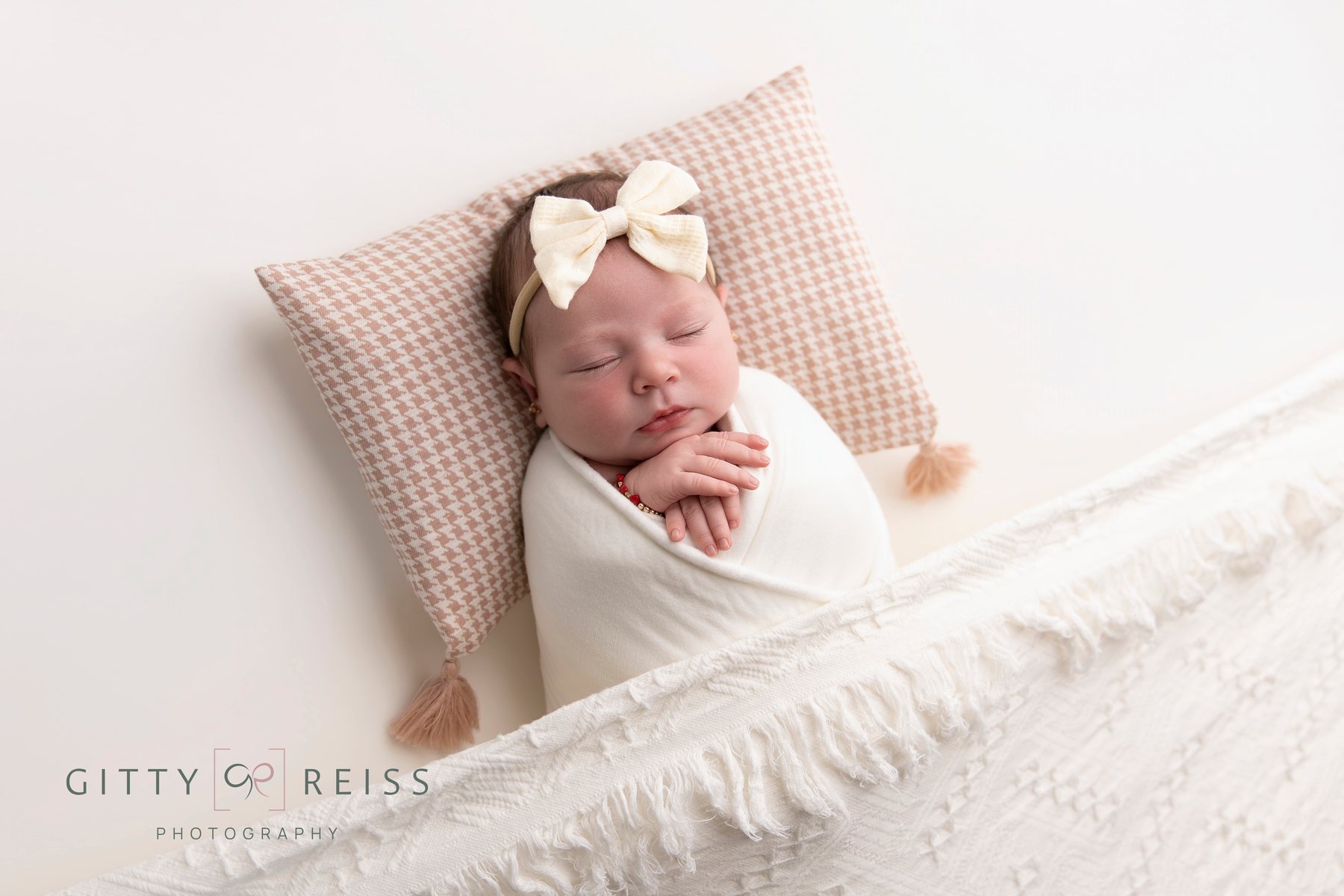 Newborn baby portrait 57 — newborn photography by Gitty Reiss, Boro Park, Brooklyn