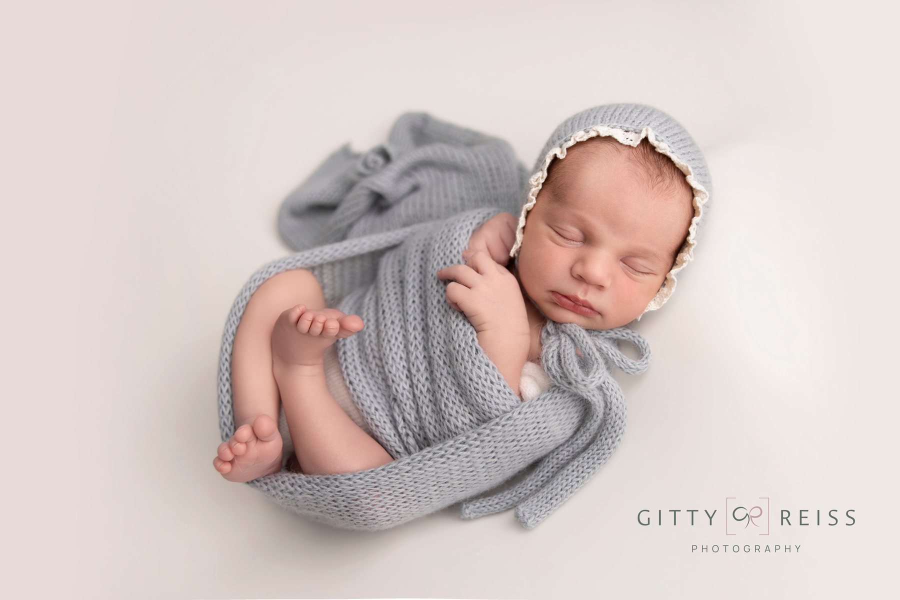 Newborn baby portrait 41 — newborn photography by Gitty Reiss, Boro Park, Brooklyn