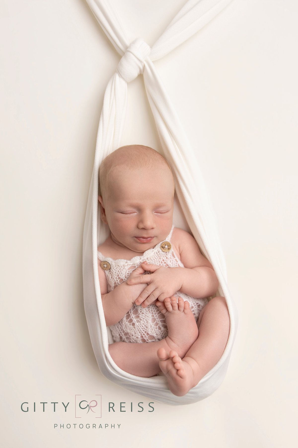 Newborn baby portrait 14 — newborn photography by Gitty Reiss, Boro Park, Brooklyn