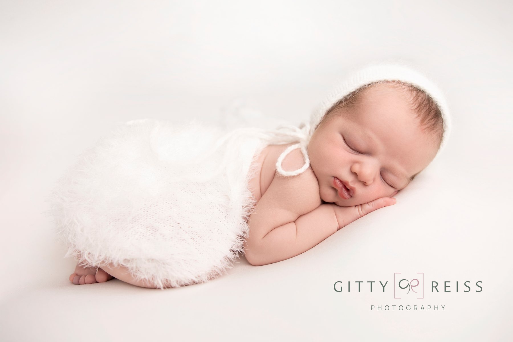 Newborn baby portrait 32 — newborn photography by Gitty Reiss, Boro Park, Brooklyn
