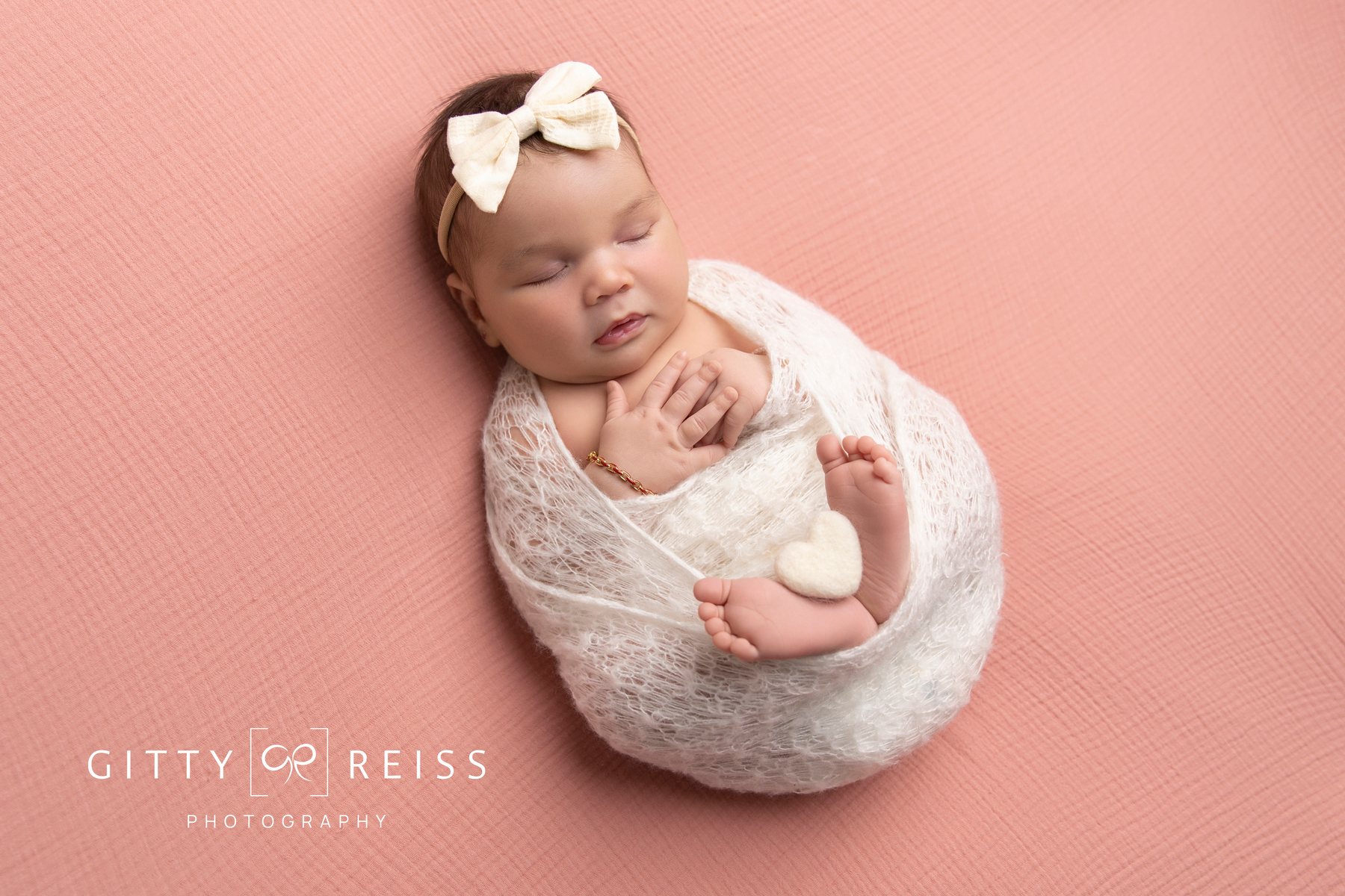 Newborn baby portrait 4 — newborn photography by Gitty Reiss, Boro Park, Brooklyn