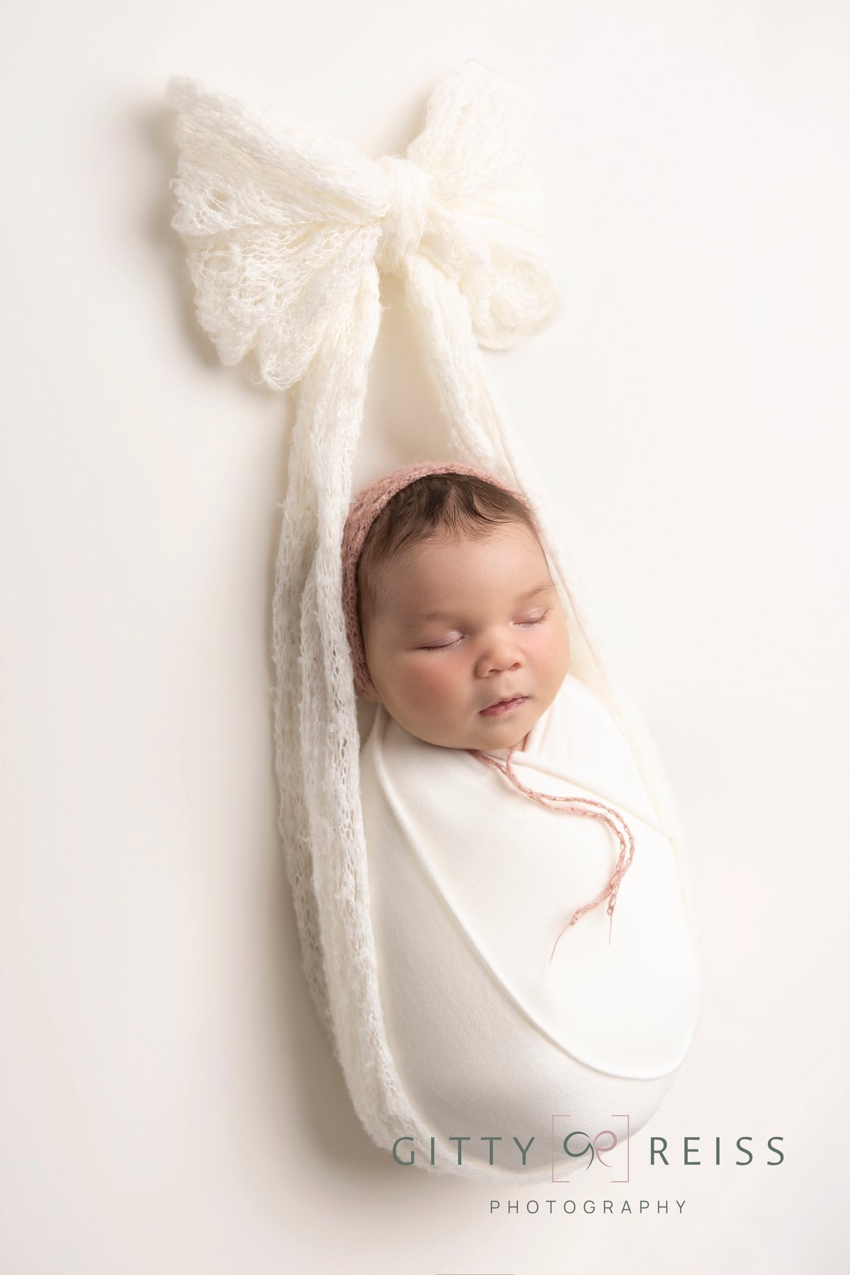 Newborn baby portrait 2 — newborn photography by Gitty Reiss, Boro Park, Brooklyn