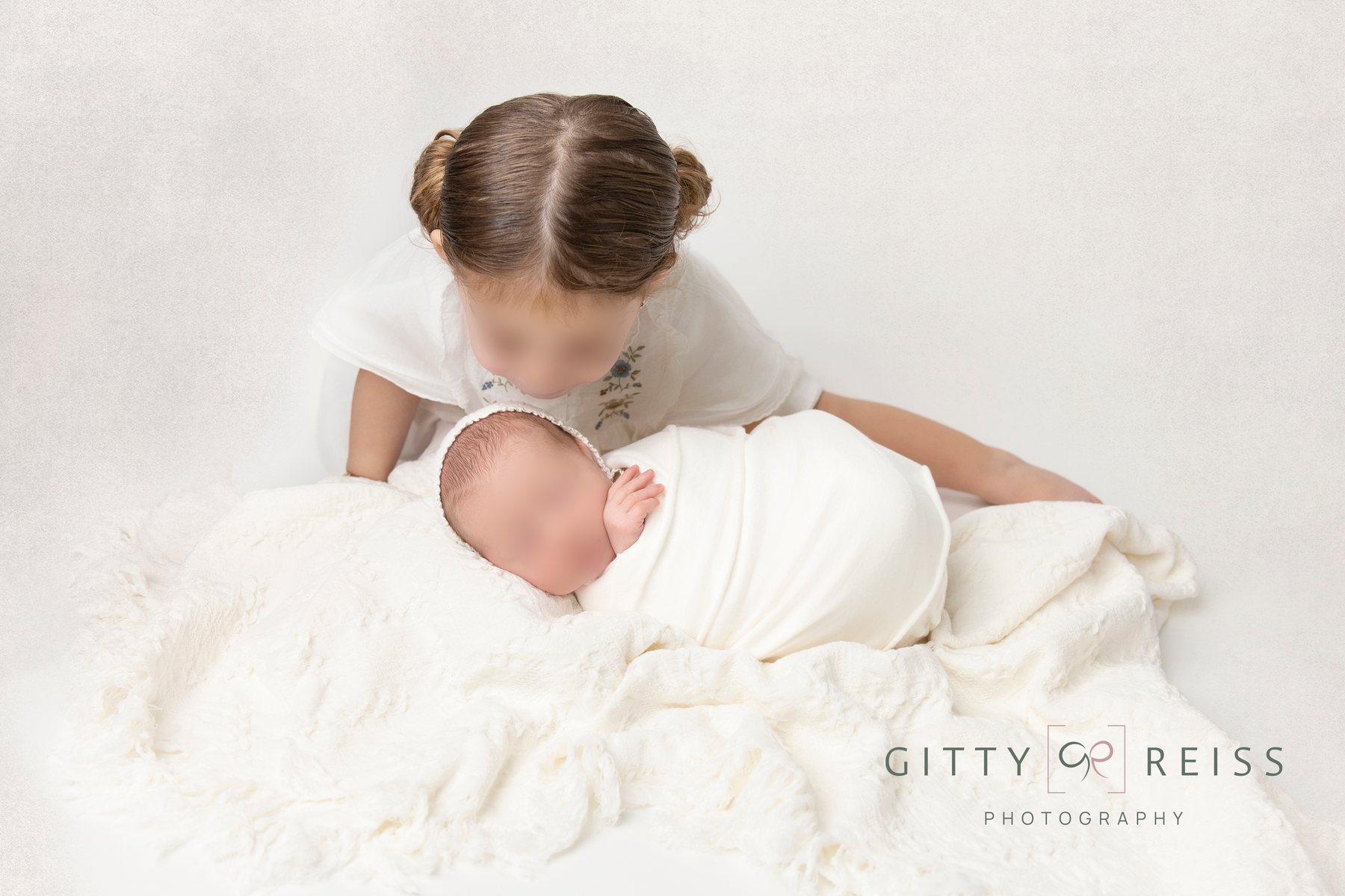 Newborn baby portrait 18 — newborn photography by Gitty Reiss, Boro Park, Brooklyn