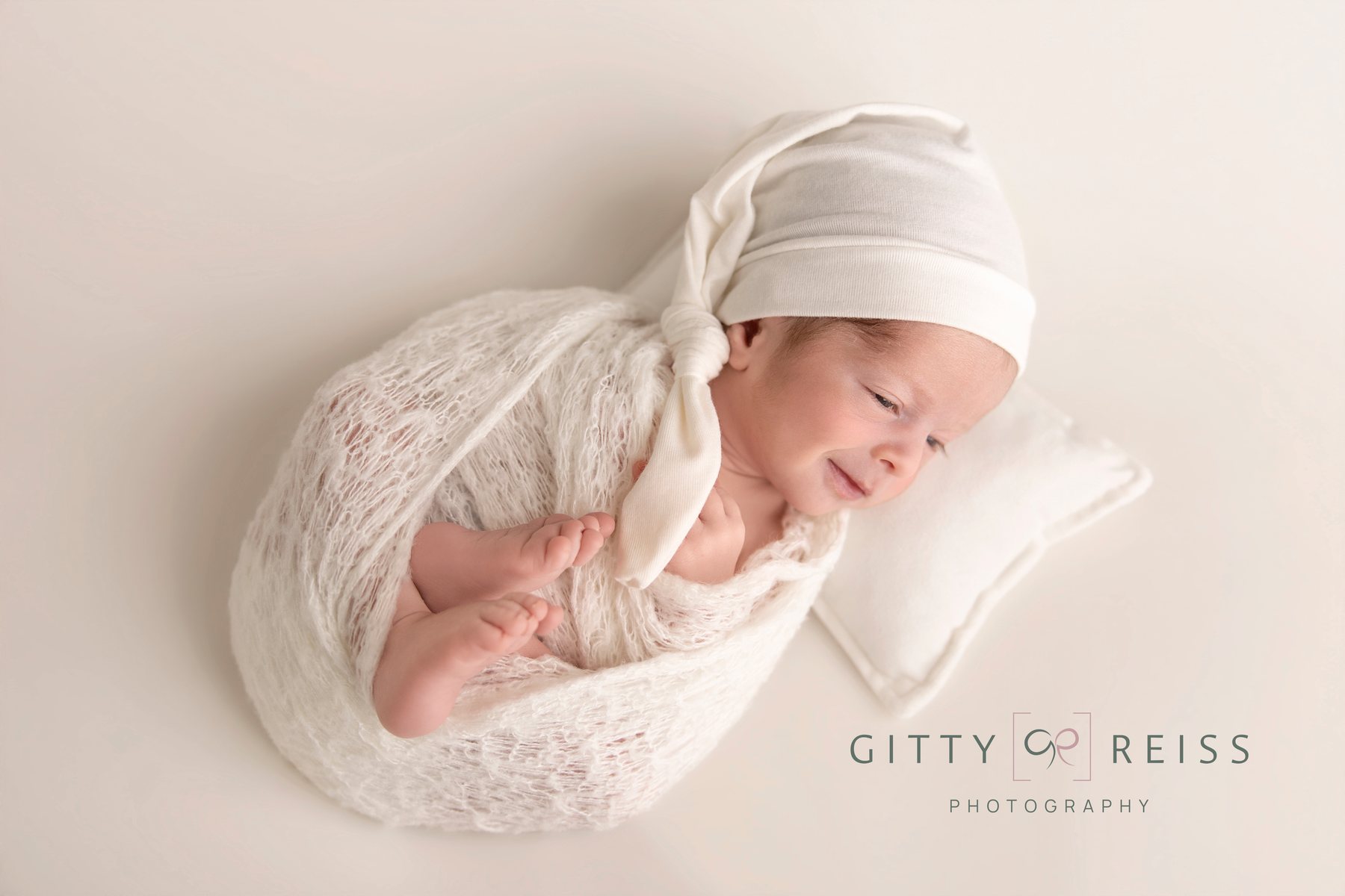 Newborn baby portrait 26 — newborn photography by Gitty Reiss, Boro Park, Brooklyn