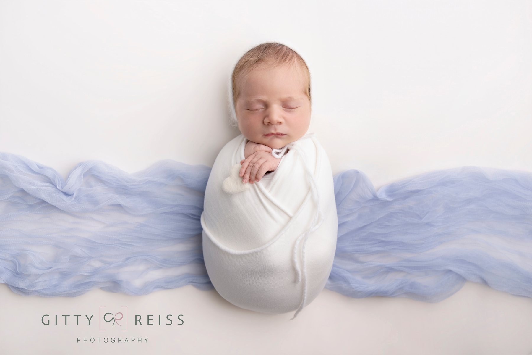 Newborn baby portrait 22 — newborn photography by Gitty Reiss, Boro Park, Brooklyn