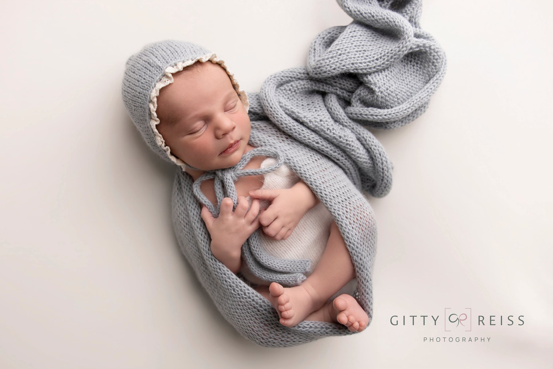 Newborn baby portrait 44 — newborn photography by Gitty Reiss, Boro Park, Brooklyn